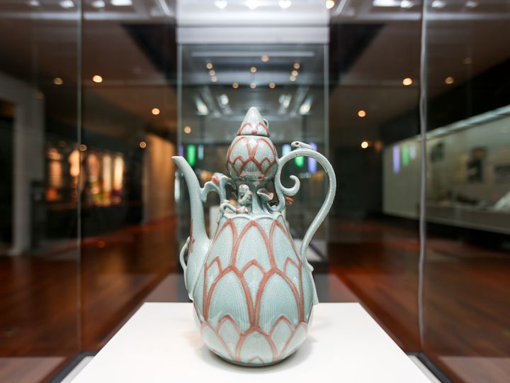 江華島で出土したとされる
翡翠青磁のレプリカ