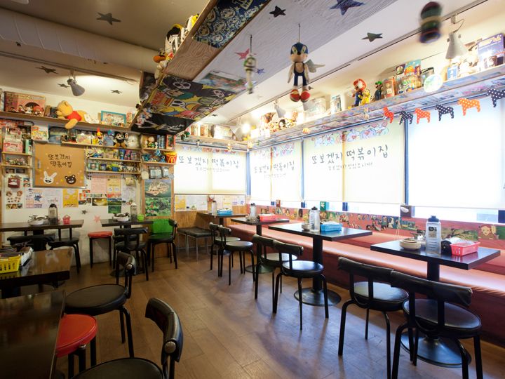 どの店舗も懐かしい雰囲気