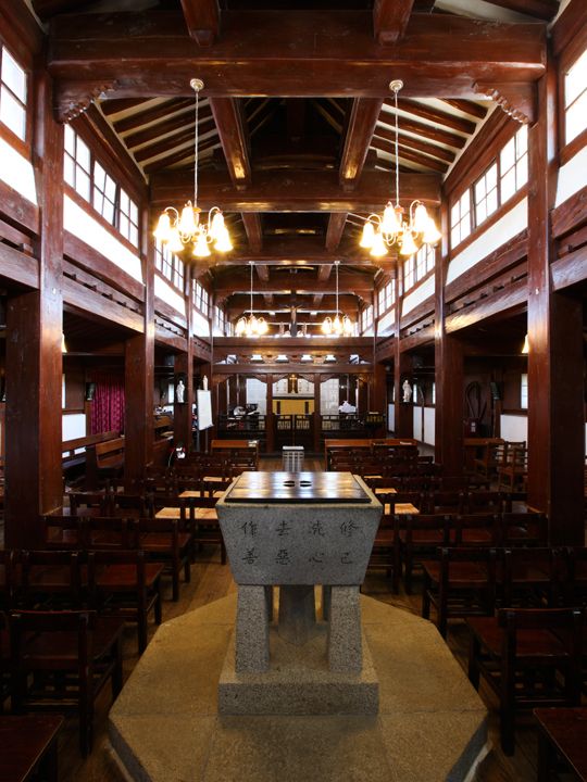 内部に入るとガラリと変わる印象