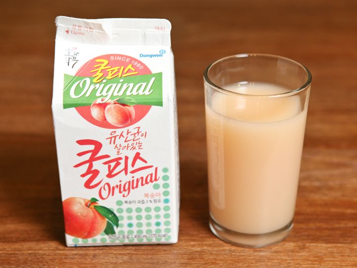 クールピスには桃味やスモモ味がある。口の中のヒリヒリを押さえてくれると評判