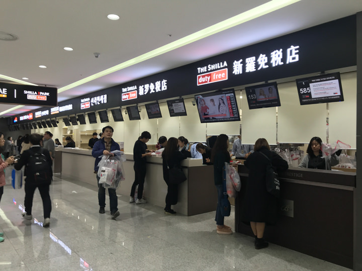 第2ターミナル4階出国フロア・免税区域