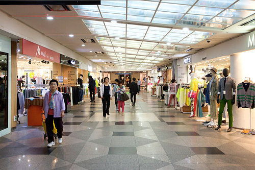 地下ショッピングモールも