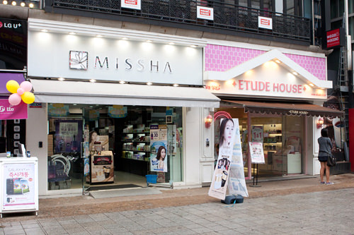 コスメ店もいっぱい