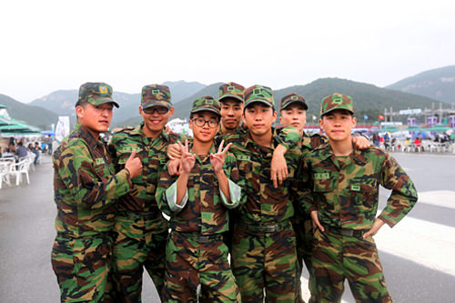 厳しい軍生活の思い出の味として語られるチョコパイ