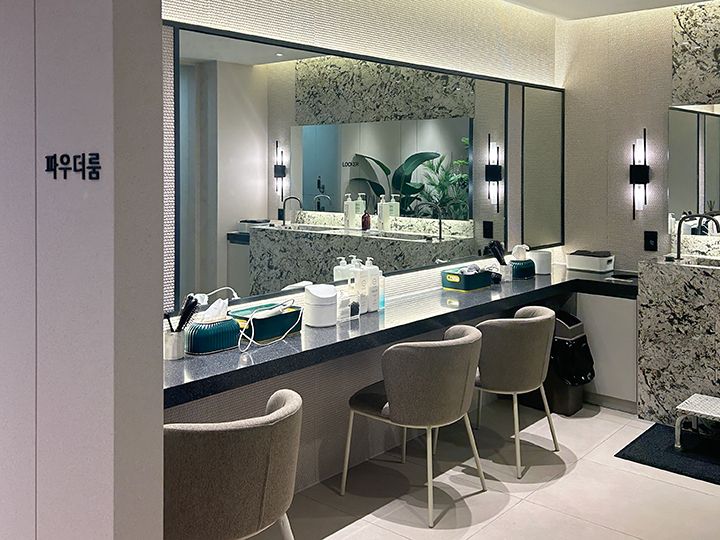 パウダールーム