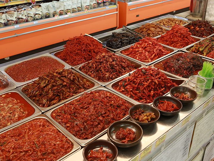 試食コーナーで気軽に味見を