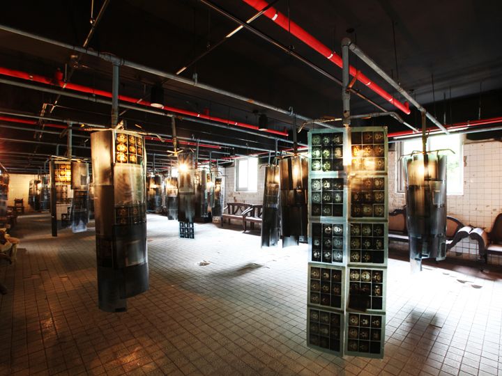 シャワー室を活用したアート空間