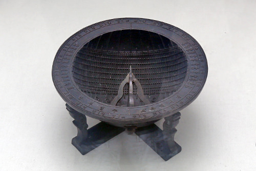 1434年に作られた日時計の復刻版