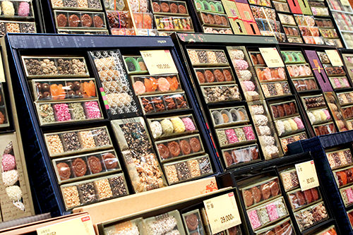 伝統菓子
価格の目安:20,000~400,000ウォン
彩り豊かな韓菓(ハングァ)や餅などの伝統韓菓も。