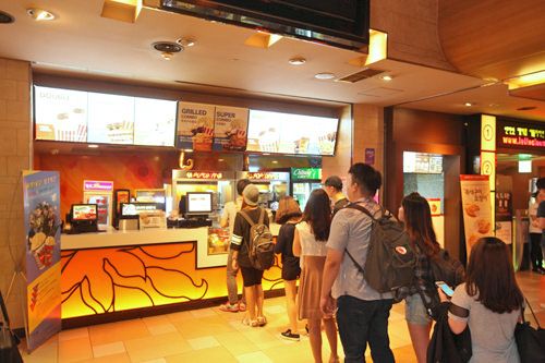 シネコン内のスナックコーナー