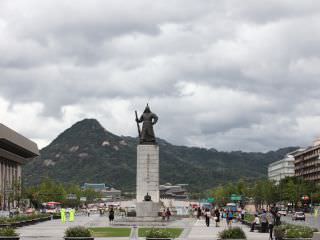 コースは光化門広場をスタートし、ソウルの主要観光地を通過します