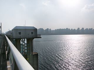 橋って超える漢江は、ソウルマラソンならではの醍醐味
