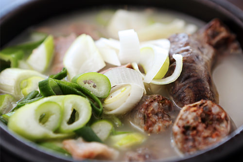 スンデに豚肉、野菜と具だくさん