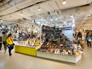 １階「女性靴売り場」