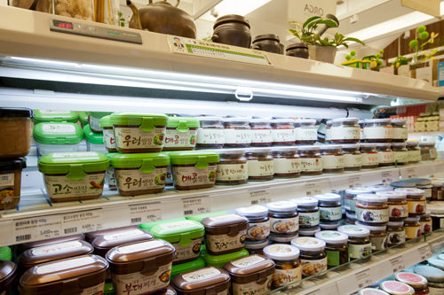 韓国産原料で作られた味噌(テンジャン)、唐辛子味噌(コチュジャン)など韓国料理を自宅で再現できる調味料