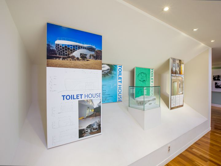 上から見ると便器の形をした
博物館の見取り図