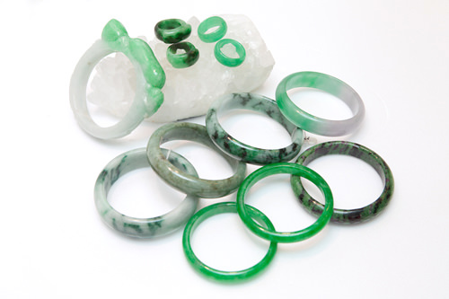 翡翠のブレスレット