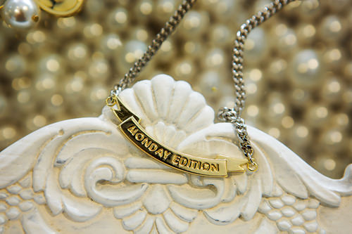 【Monday Edition】 Ball With Ribbon Necklace 韓国 ribbon 韓国 Monday Edition(マンデイエディション) - 海外通販