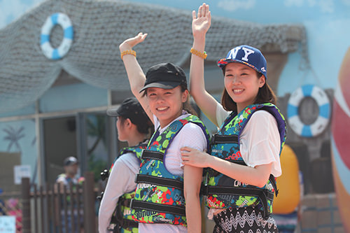 なるみ(左)、ひらパー(右)