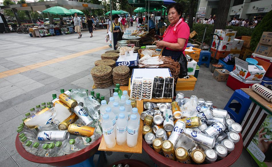 球場前には屋台がいっぱい