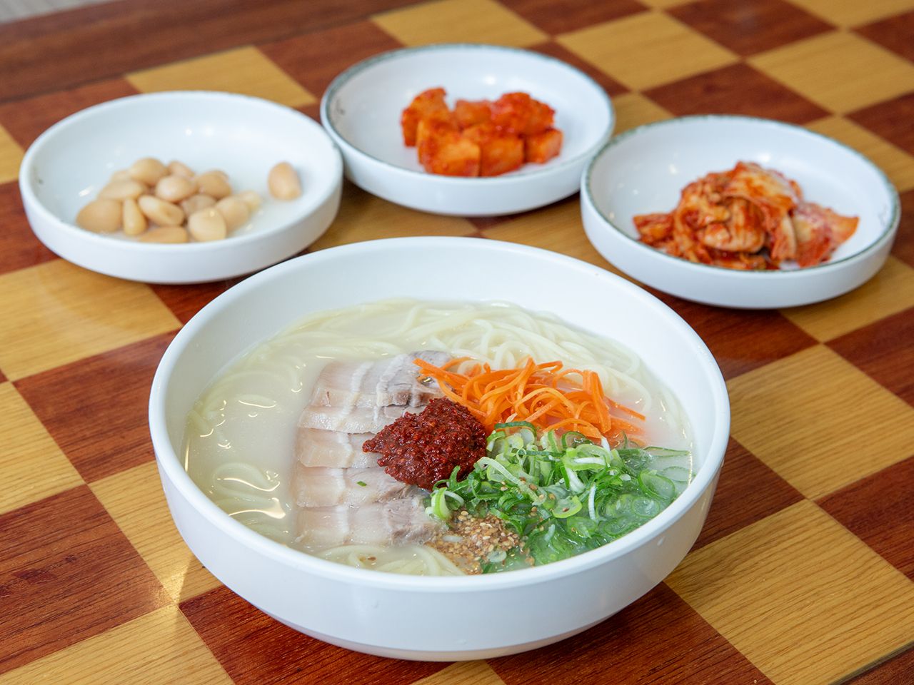 3代ククス会館 本店｜旧済州(済州島)のグルメ・レストラン｜韓国旅行