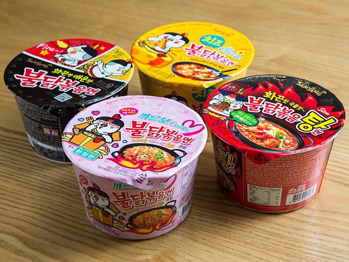 種類豊富なプルタッ焼きそば