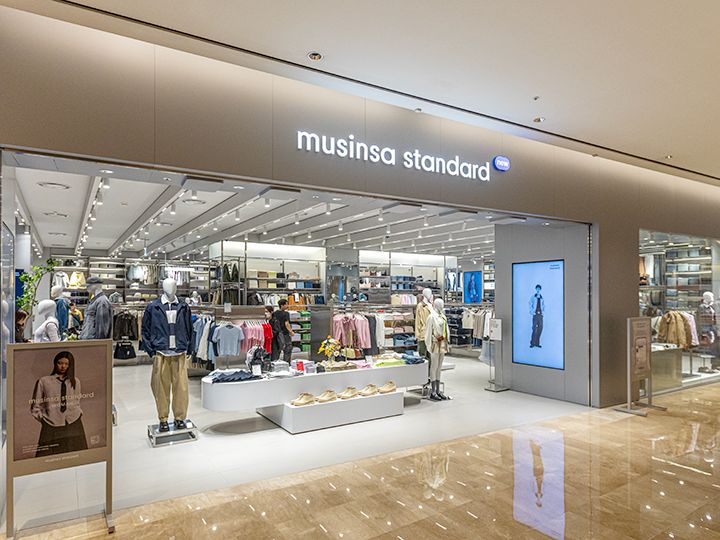 「musinsa standard」
ムシンサの自社ブランド「ムシンサスタンダード」の大型店が2025年3月にオープン