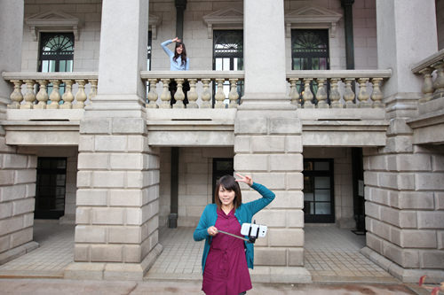 2階の廊下をつかって…