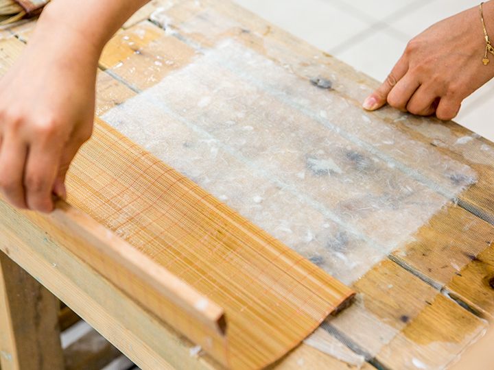 5.ゆっくりと簾をはがす