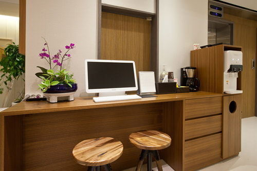 パソコン、セルフドリンクコーナー