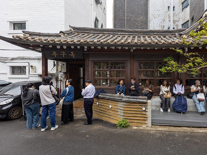 ランチタイムは行列ができる