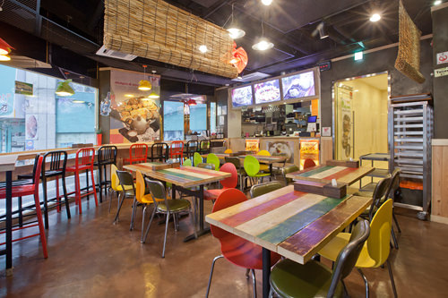 韓国情緒溢れる1階席