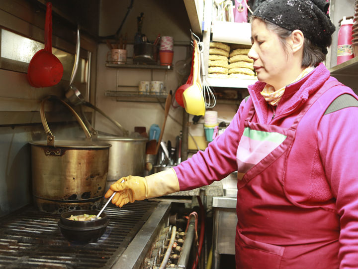 料理を手掛けるのは店長の奥さん