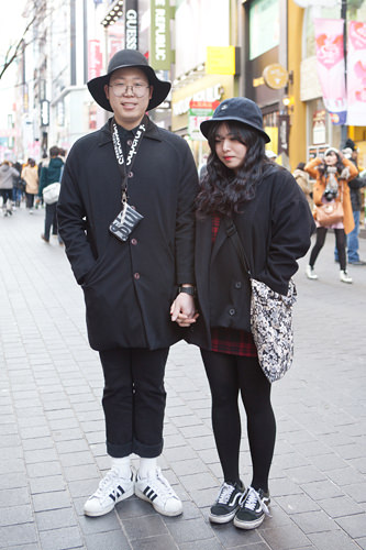 付き合って1年と2日♪帽子でペアルックヒョンビンさん(24)♥ハンビョルさん(21)