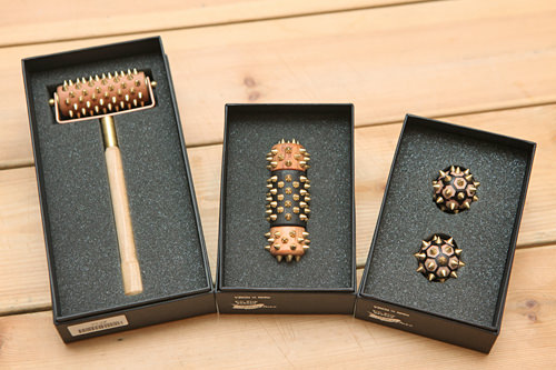 飛行機や電車の長旅のお供に
指圧グッズ
左から 31,000ウォン、29,000ウォン、17,000ウォン