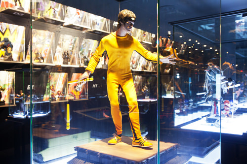 ブルース・リー没後40周年の限定版フィギュア