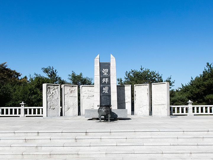 北朝鮮に残された家族へ祈りを捧げる場所
「望拜壇(マンベダン)」
