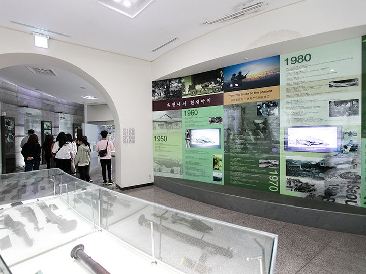 豊富な資料がある展示館の見学は20分ほど