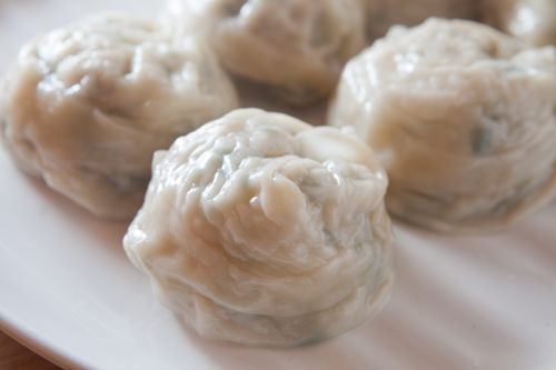 大きな蒸し餃子