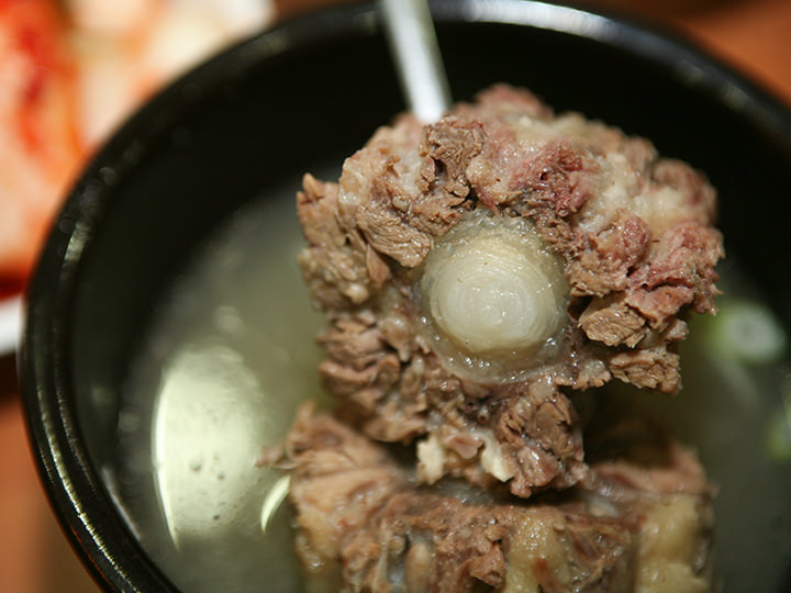じっくり長時間煮込んだ柔らかいお肉