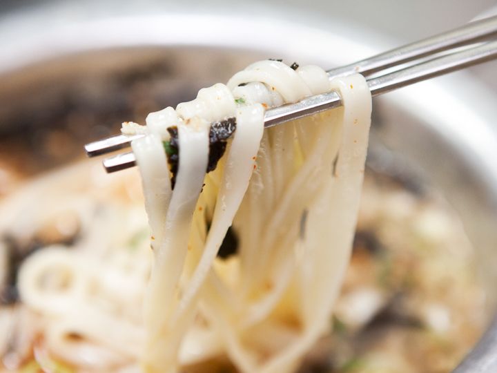 麺はコシが強くつるっとした喉越し