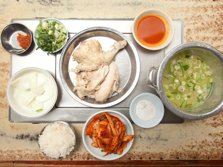 「鶏の水炊き定食(ペッスッペッパン)」