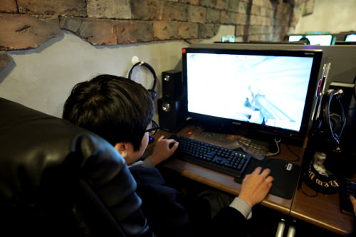 韓国のネットカフェ・PCバンは1時間約1,000ウォンで高スペックのPCを使い放題!
