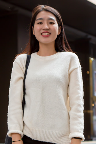 PCバン派(大学生)
ゲーム好きなら朝までプレイ♪
1時間の利用料は約1,000ウォン。中には500ウォンなんていう格安PCバンもあってお手頃だし、一緒に遊ぶ女友達はみんなゲーム好きなので、わいわいゲームに熱中していていたらあっという間にお日様が昇っています(笑)。