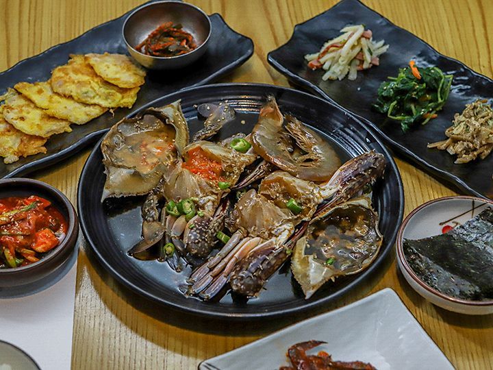 「漢南アイパーク」の地下1階に位置