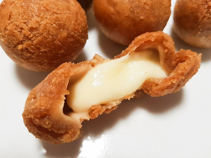 チーズボール:チキンやピザのサイドメニューとして人気!もちっとした食感とチーズの甘さは相性抜群。
お店リスト>>