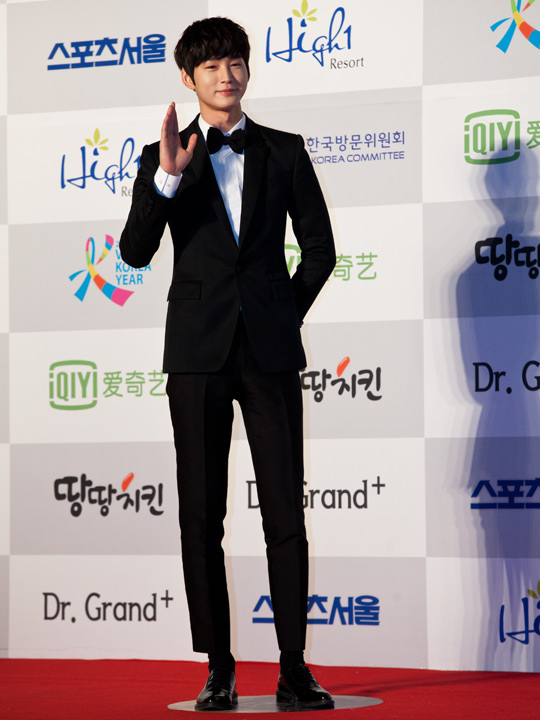 イ・ウォングン