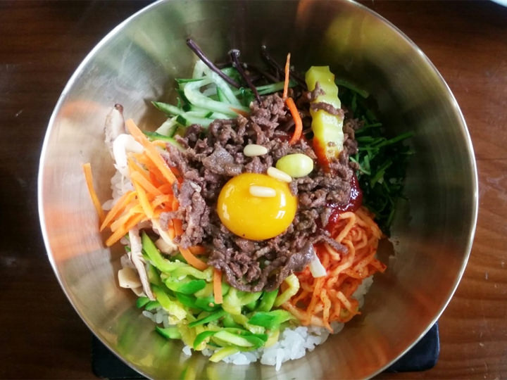 光化門(クァンファムン)からでている外国人無料シャトルバスを利用して全州韓屋村(チョンジュハノッマウル)へ行ってきました。全州ビビンバは今まで食べたビビンバのなかで一番美味でした!