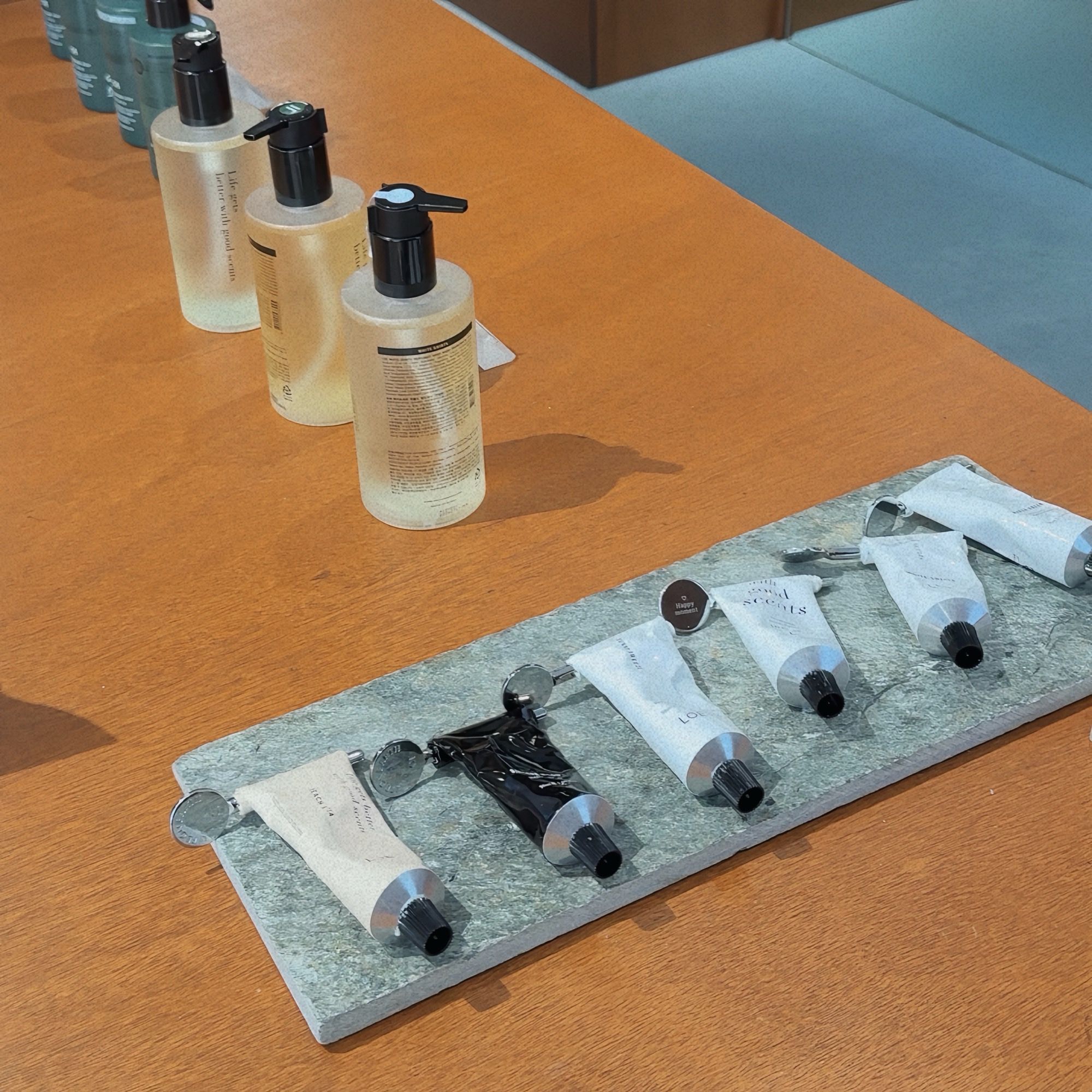 ハンドクリーム(写真下)
14,000ウォン
買える場所:LOE鳥山