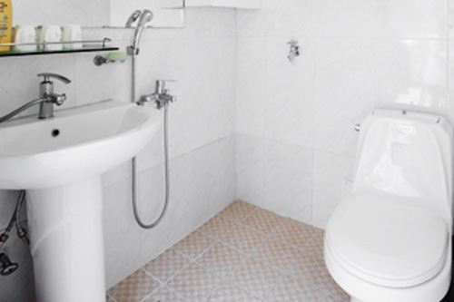 施設
天井が高いため夏は涼しく、オンドル完備で冬は暖かく過ごせます。シャワー・トイレは共用の場合が多いです。